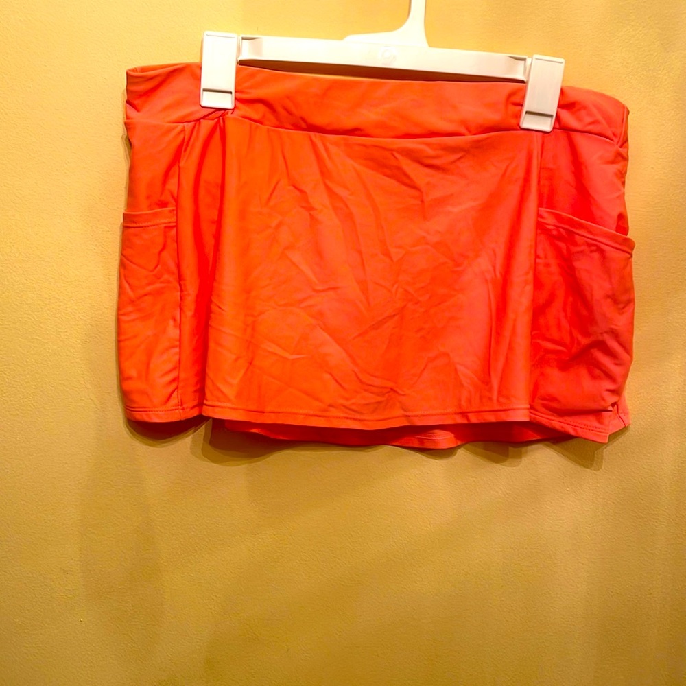 Ocean and Coast swim skirt with pockets. Size large.